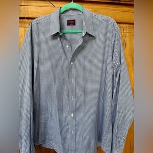 Untuckit Men’s dress shirt
